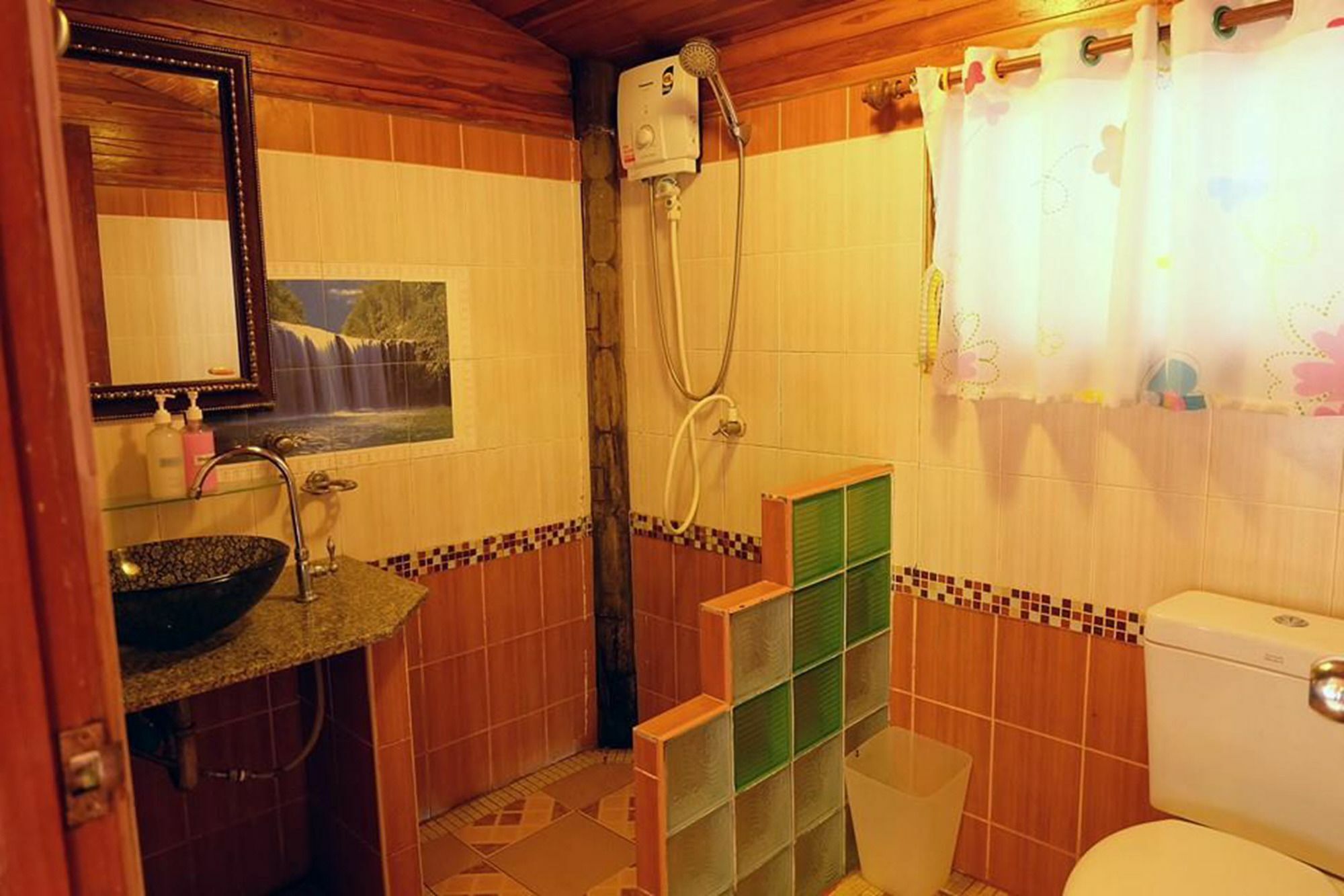 Ban Sairung Hotell Rayong Exteriör bild